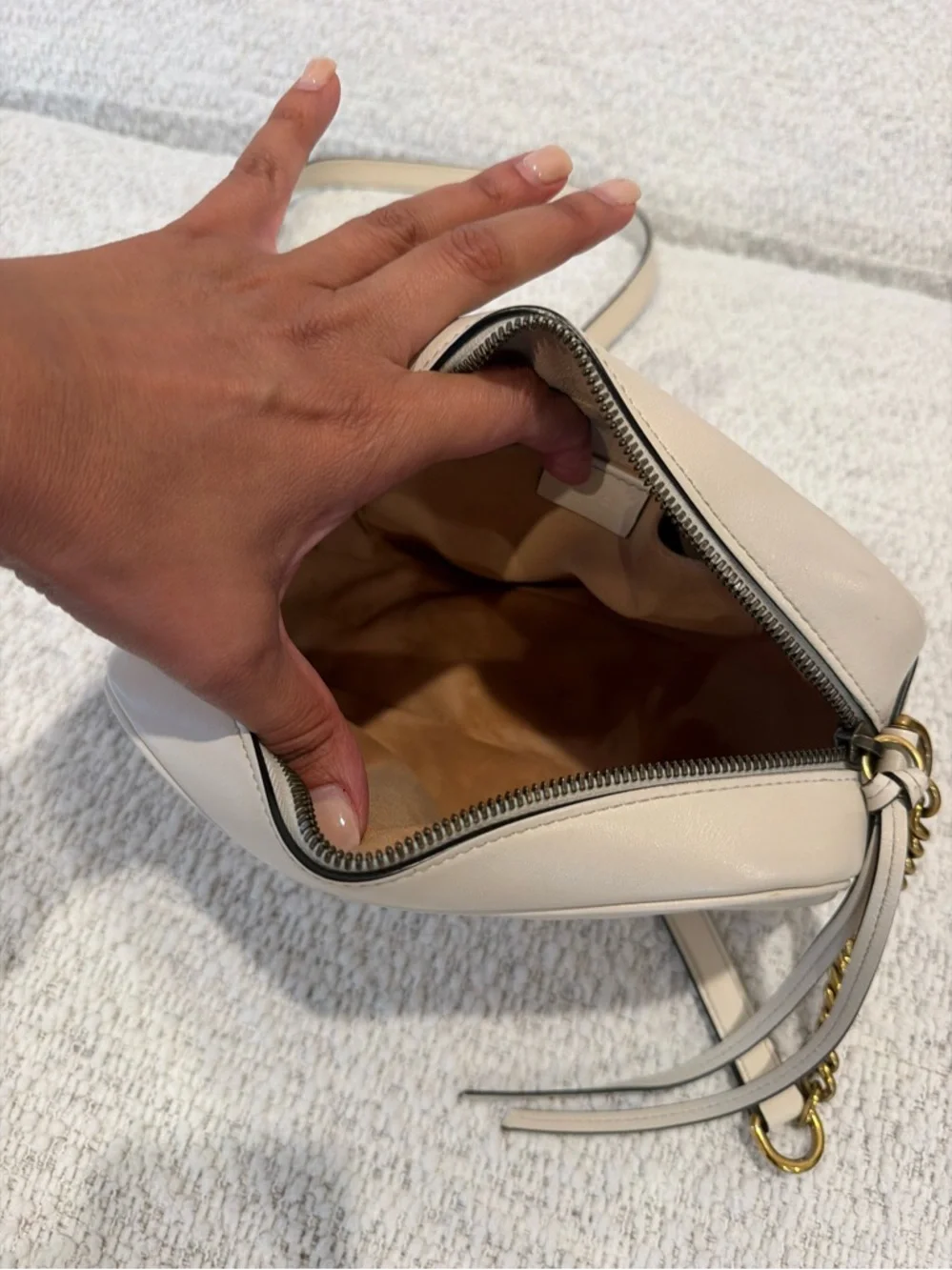 Gucci Cream Matelassé GG Marmont Crossbody Bag - Picture 3 of 4